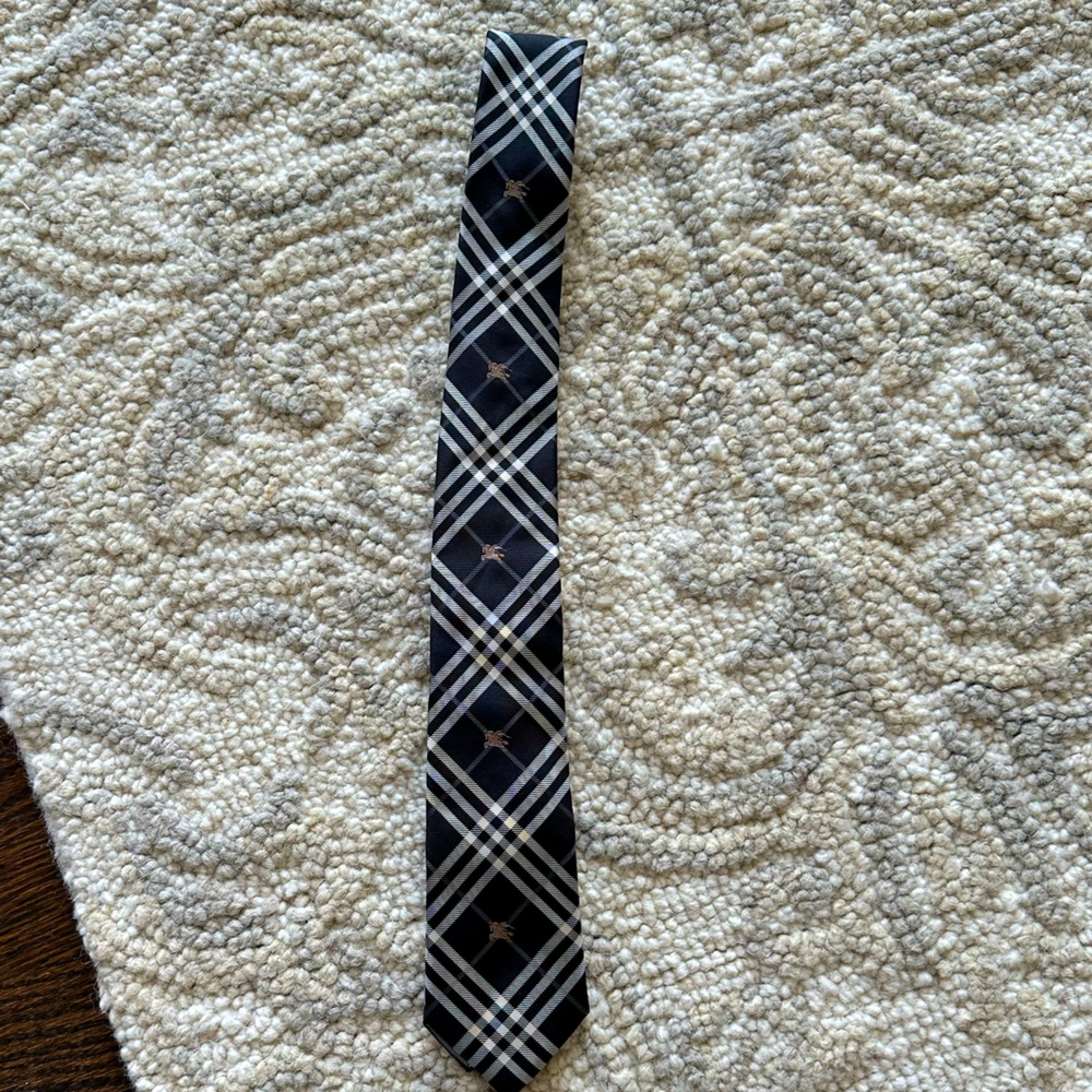 EUC MENS BURBERRY black plaid skinny necktie